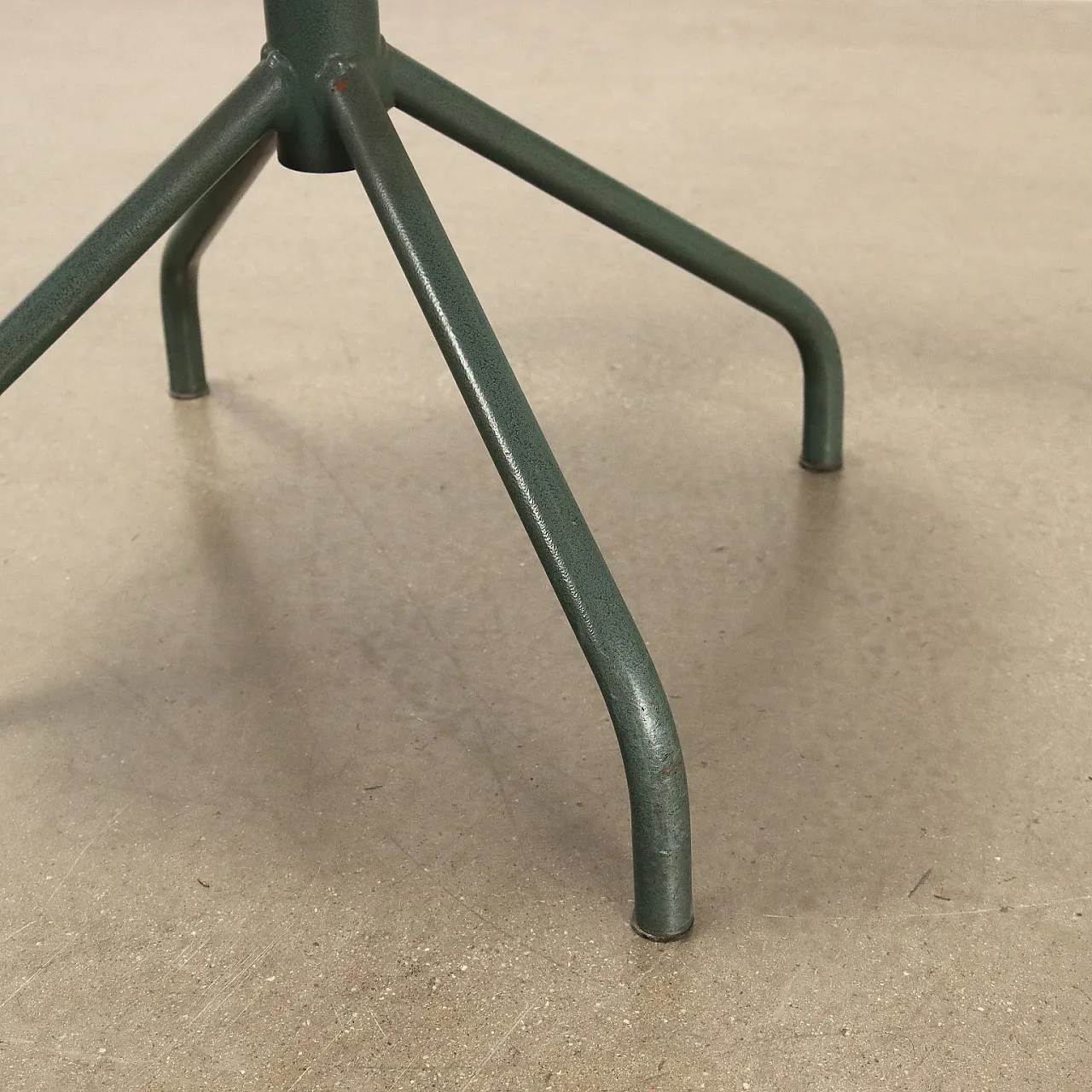 Sgabello Industriale in metallo e compensato, fine '900 5