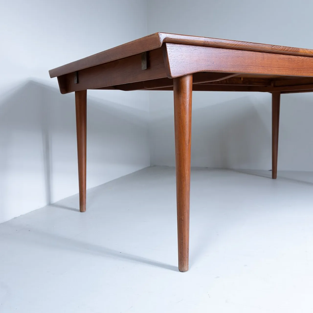 Tavolo da pranzo allungabile in legno attribuito a Finn Juhl, 1950 8