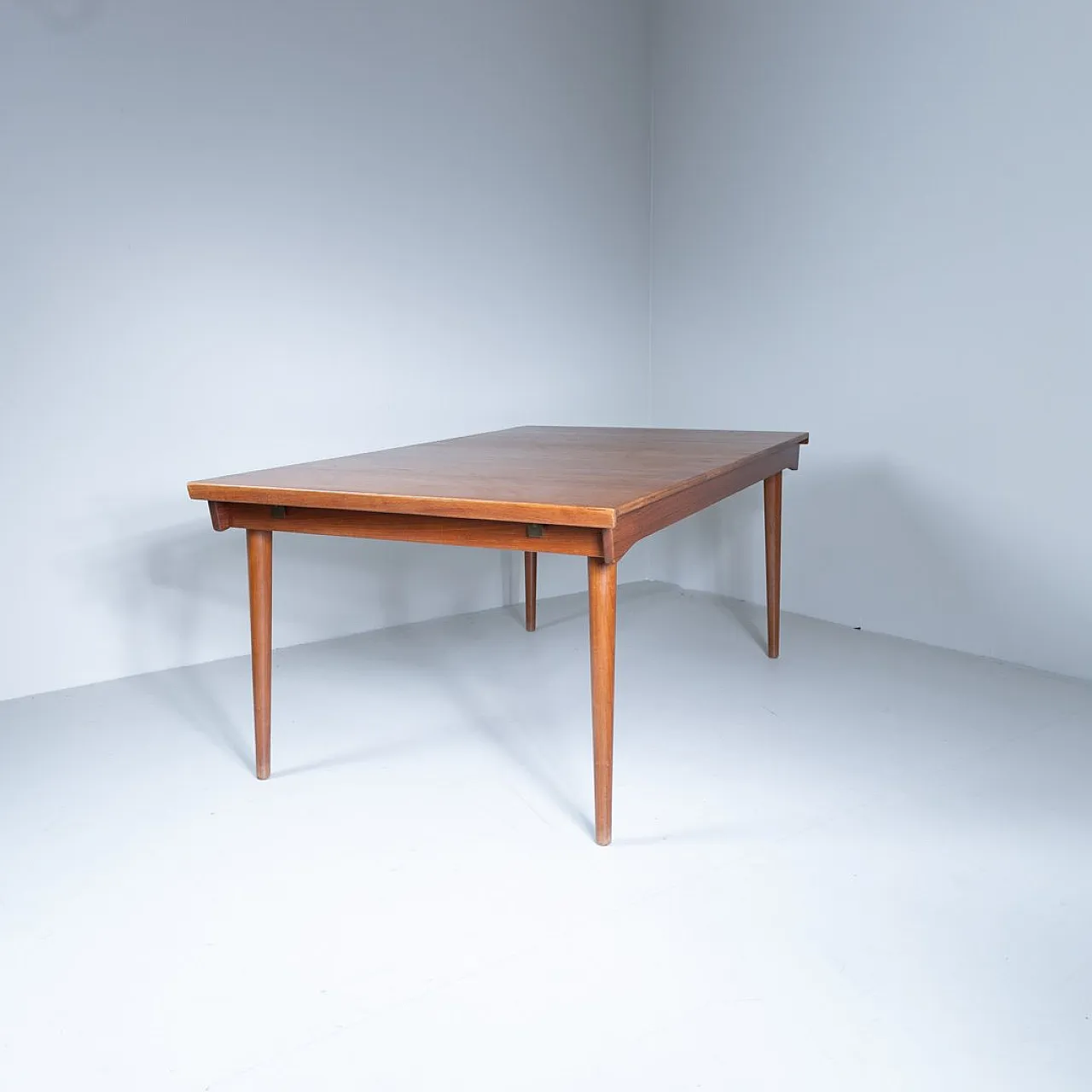 Tavolo da pranzo allungabile in legno attribuito a Finn Juhl, 1950 15