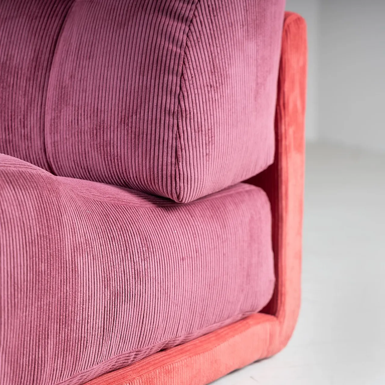 Pair of L2C Lounge Chairs by Guido Faleschini for Mariani, 1970s 8