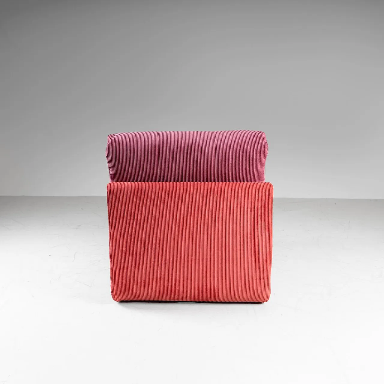 Pair of L2C Lounge Chairs by Guido Faleschini for Mariani, 1970s 9