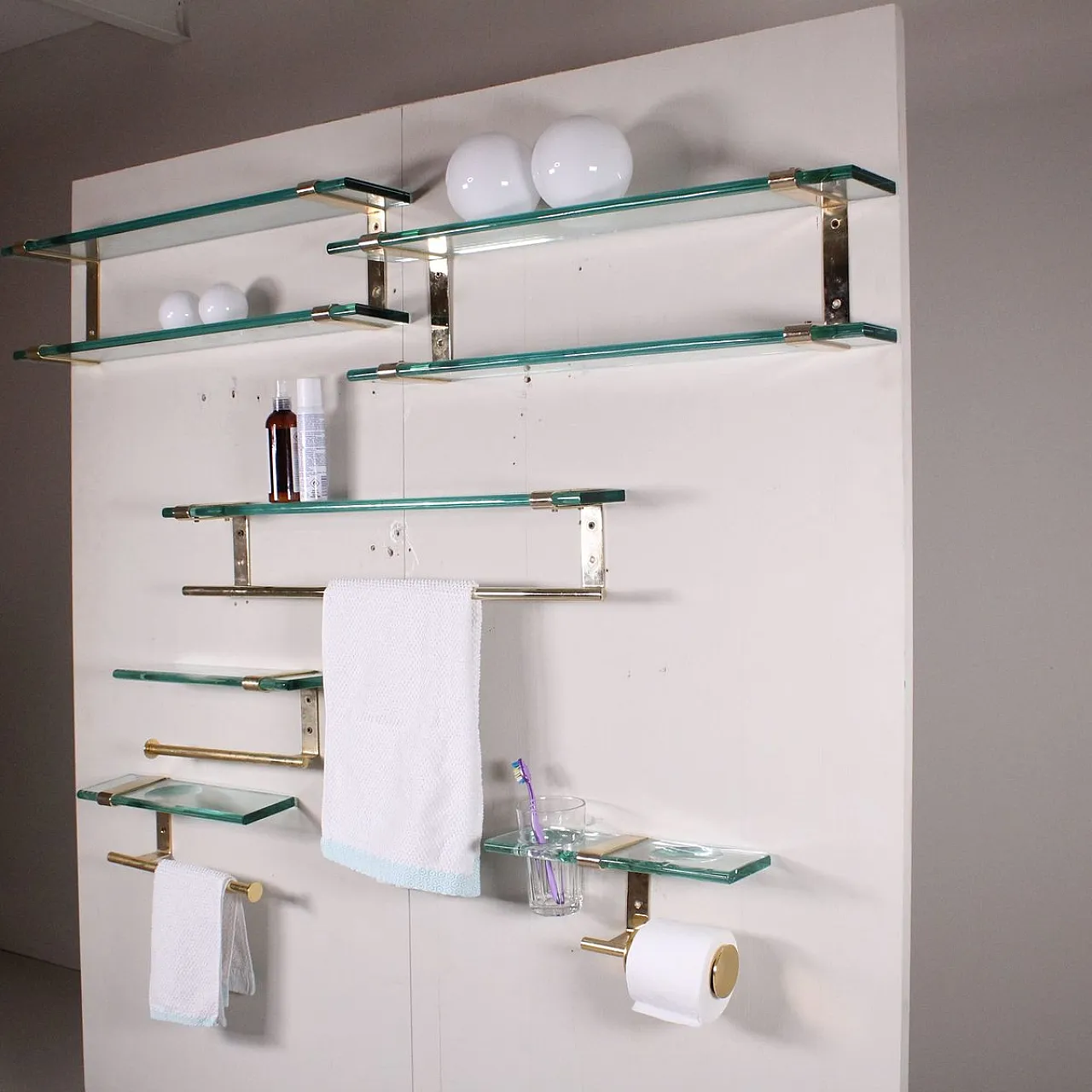 6 Glass and Brass Bathroom Set in the style of Fontana Arte, 70s 3