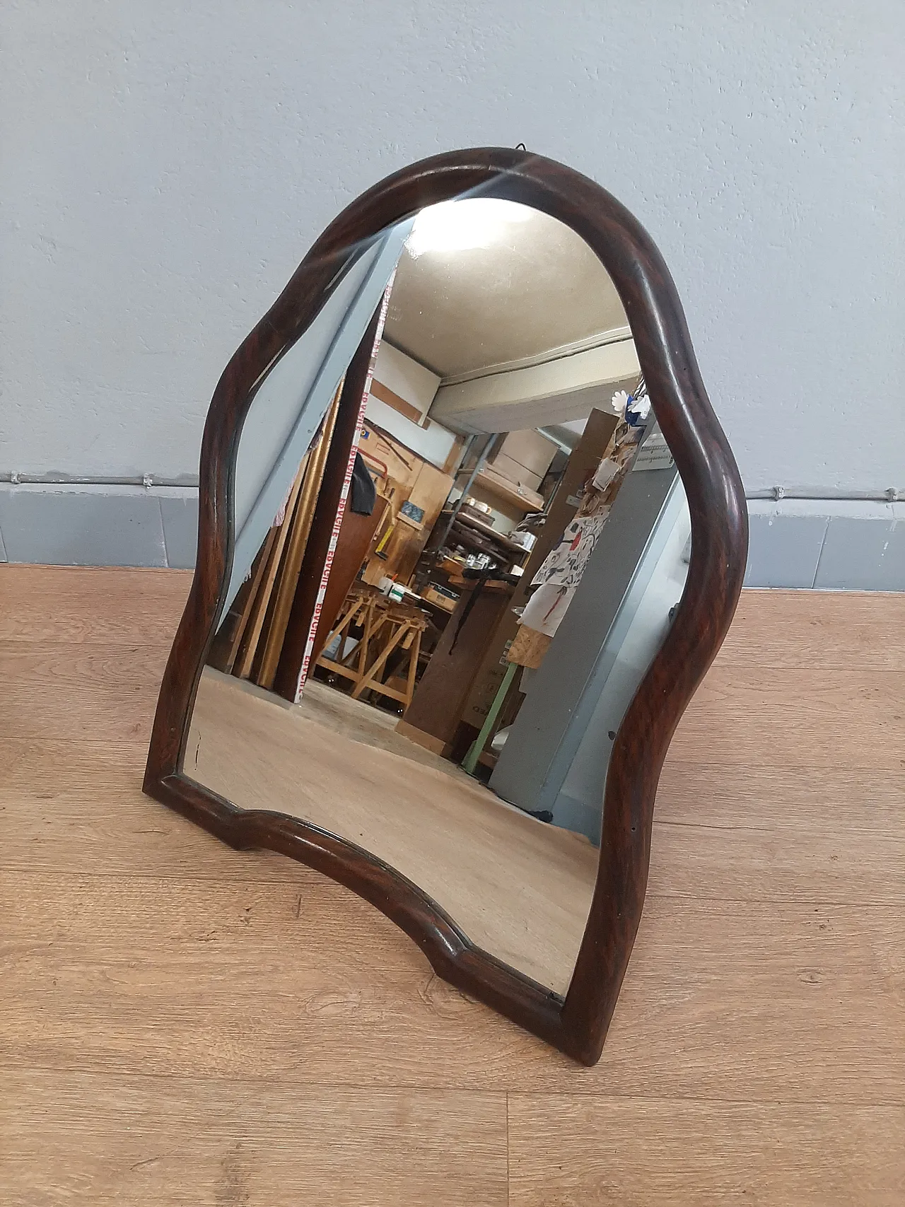 Specchiera mossa in legno laccato, anni '60 5