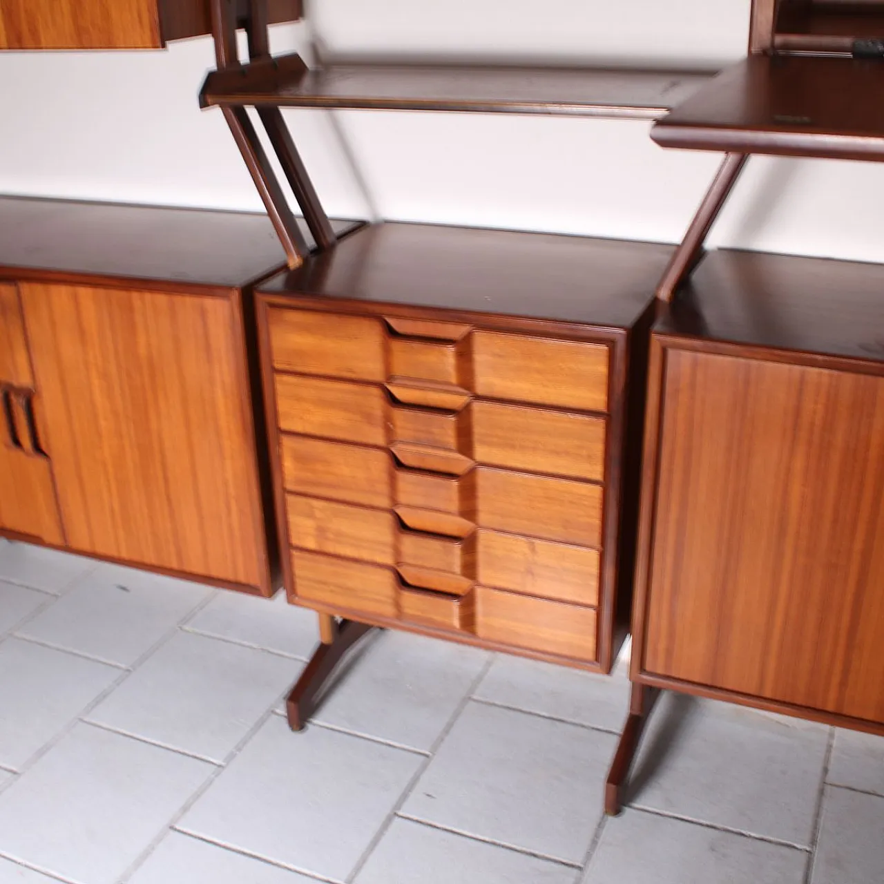 Libreria a terra in legno, Italia, anni '60 5