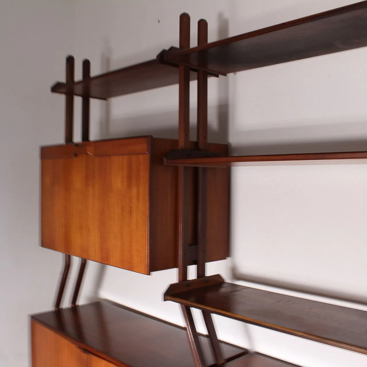 Libreria a terra in legno, Italia, anni '60 7