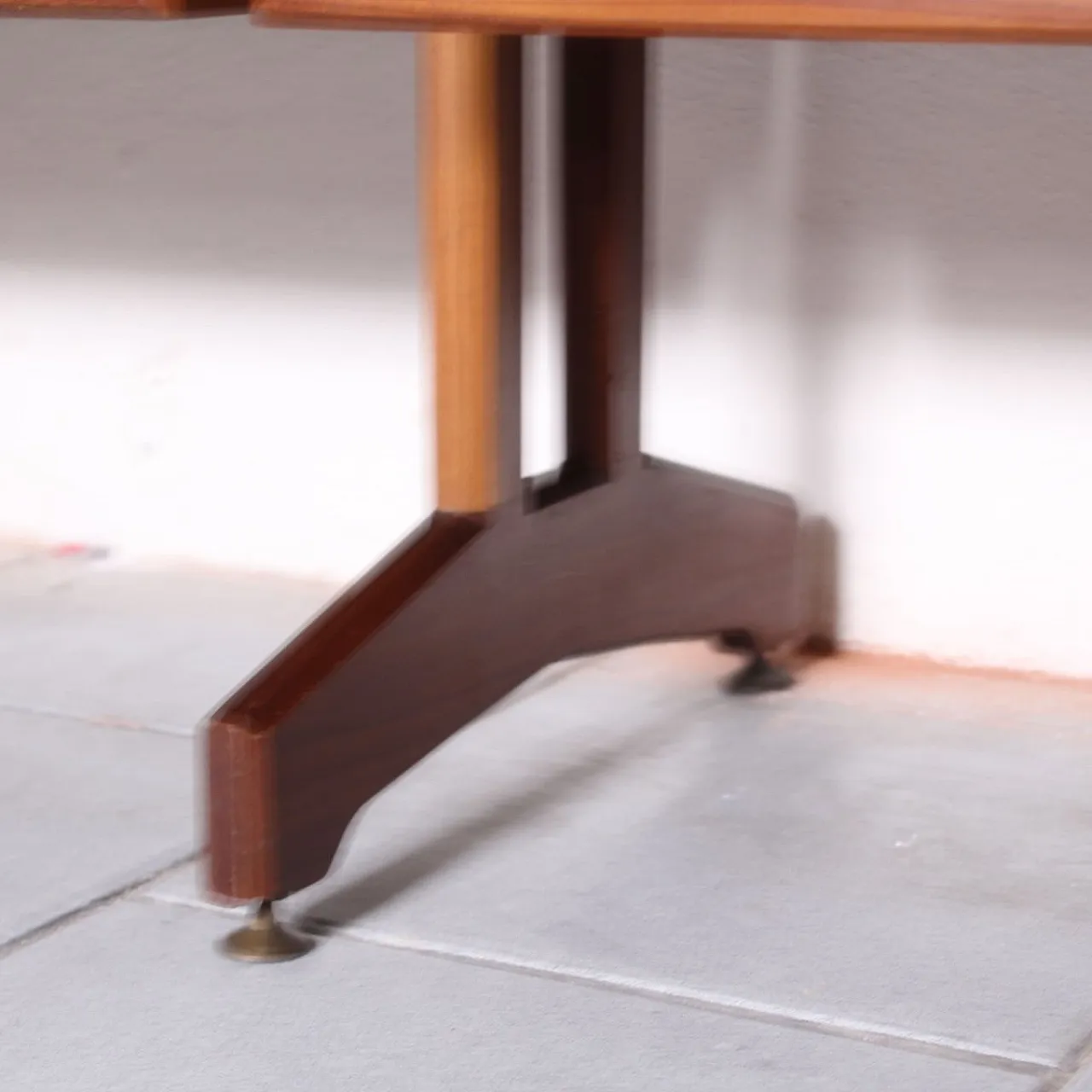 Libreria a terra in legno, Italia, anni '60 9