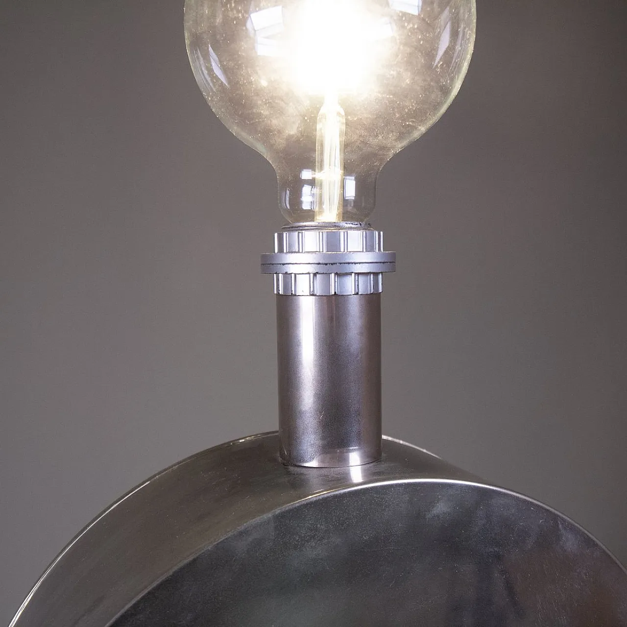 Pair of steel table lamps, 1970 5