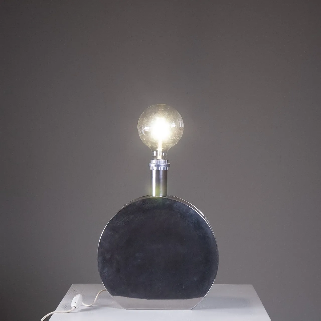 Pair of steel table lamps, 1970 8