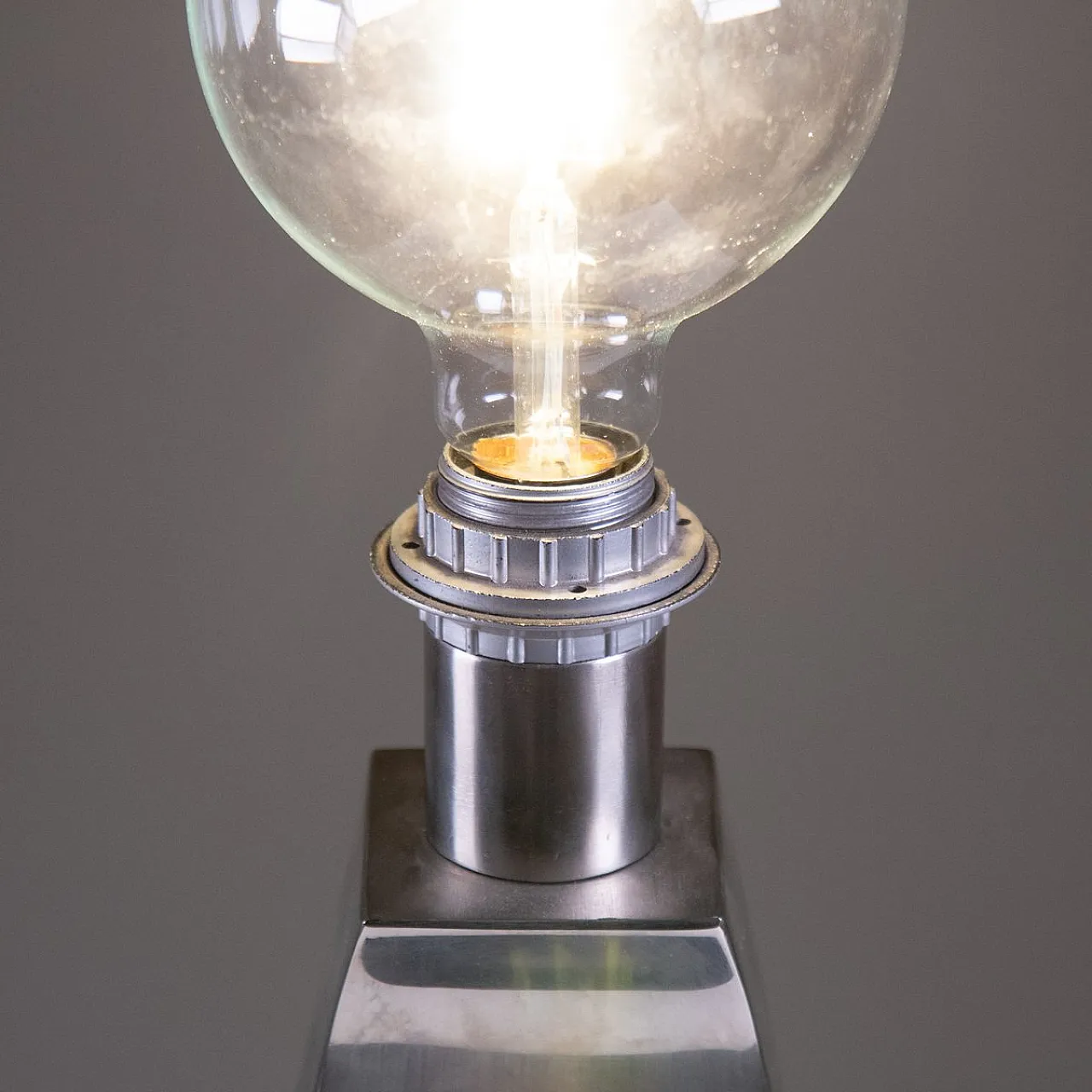 Pair of steel table lamps, 1970 14