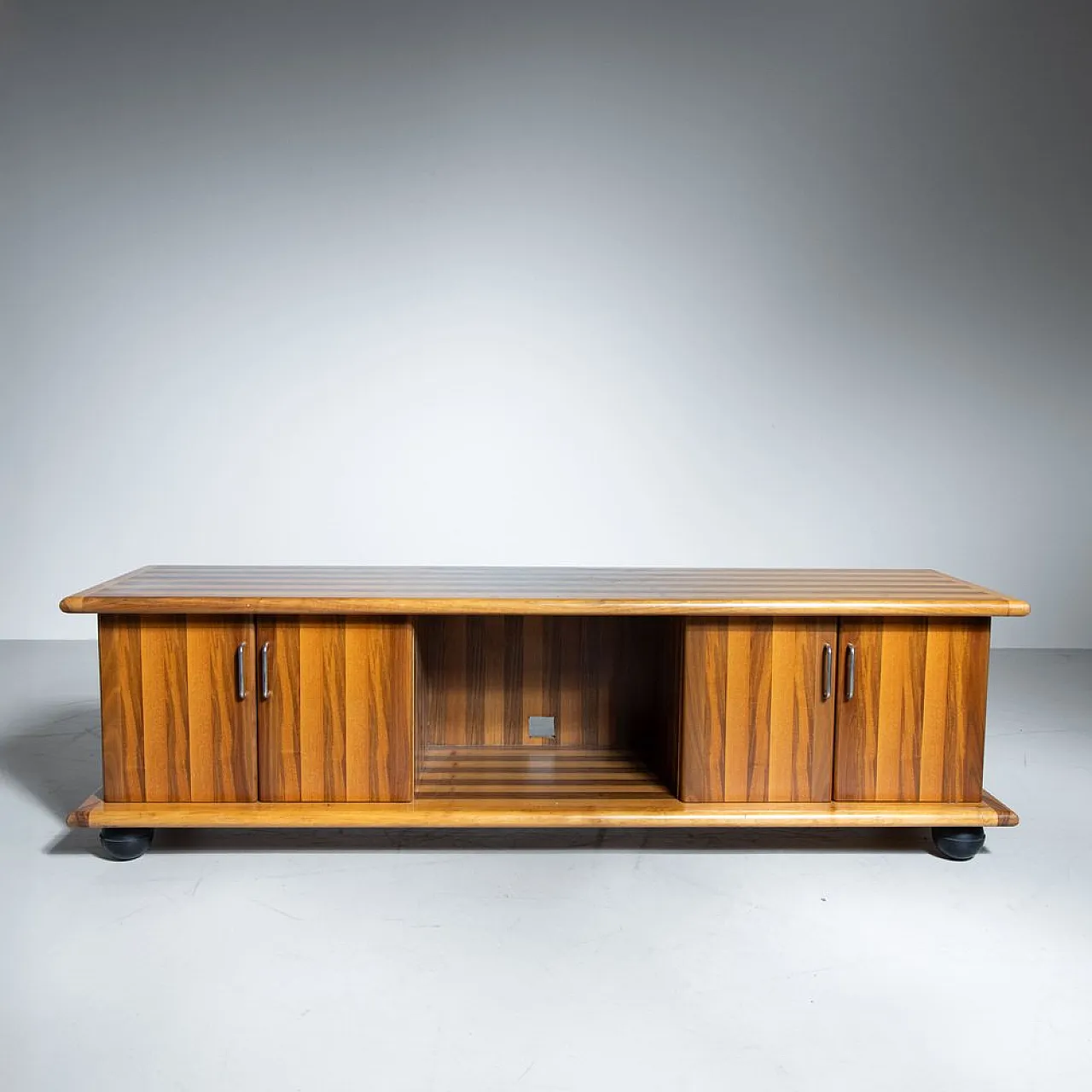 Credenza bassa in legno, Italia, anni '70 1