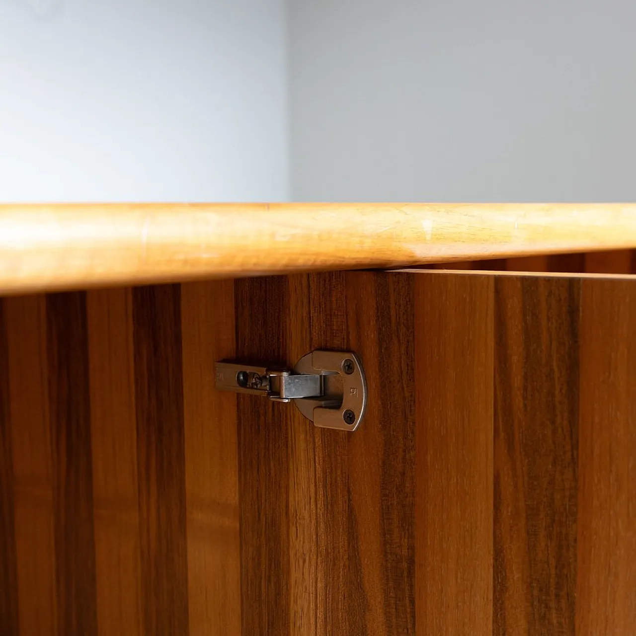 Credenza bassa in legno, Italia, anni '70 2