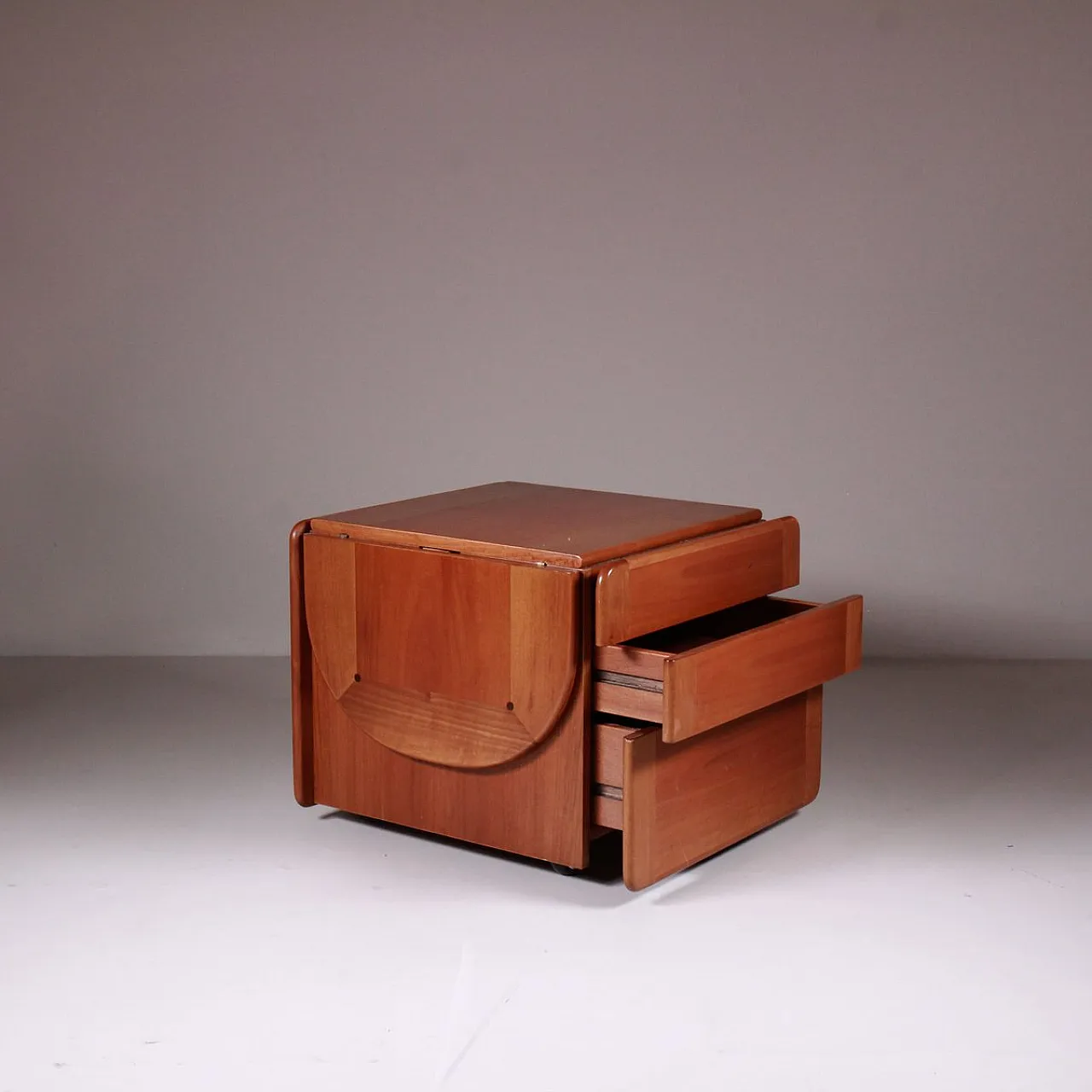 Pair of Bedside Tables by Afra & Tobia Scarpa for Molteni, 70s 3
