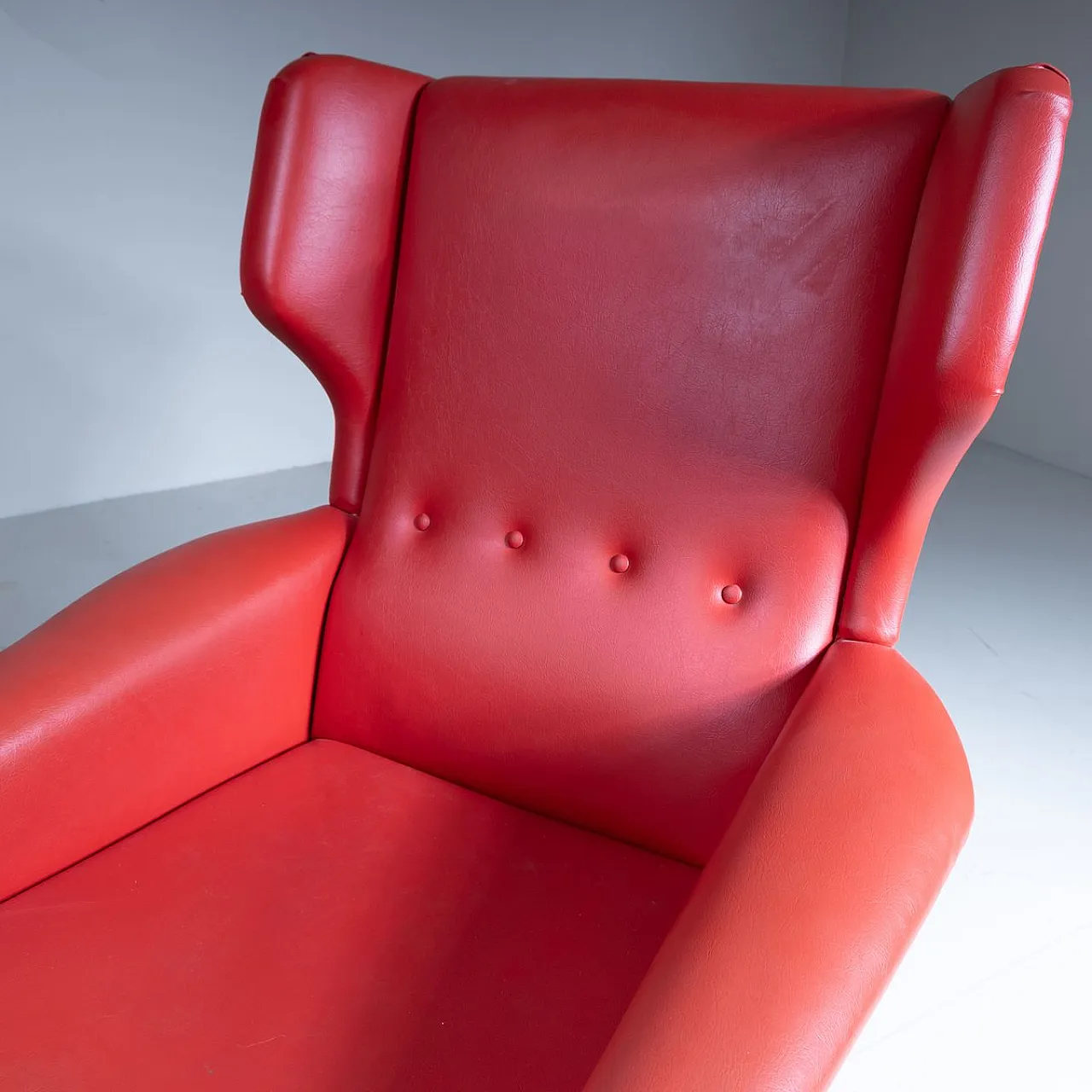 Poltrona in skai rossa, anni '70 2