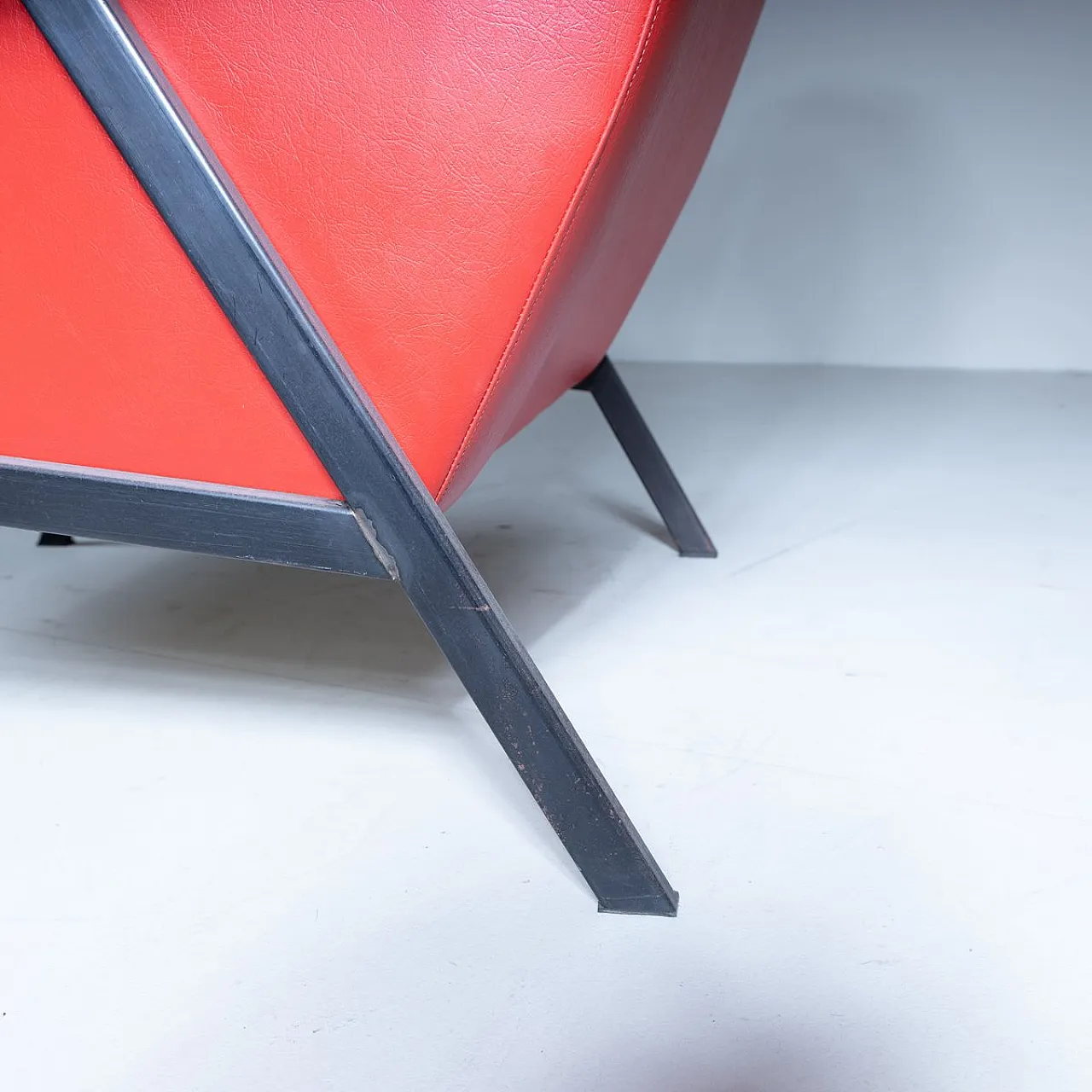Poltrona in skai rossa, anni '70 4