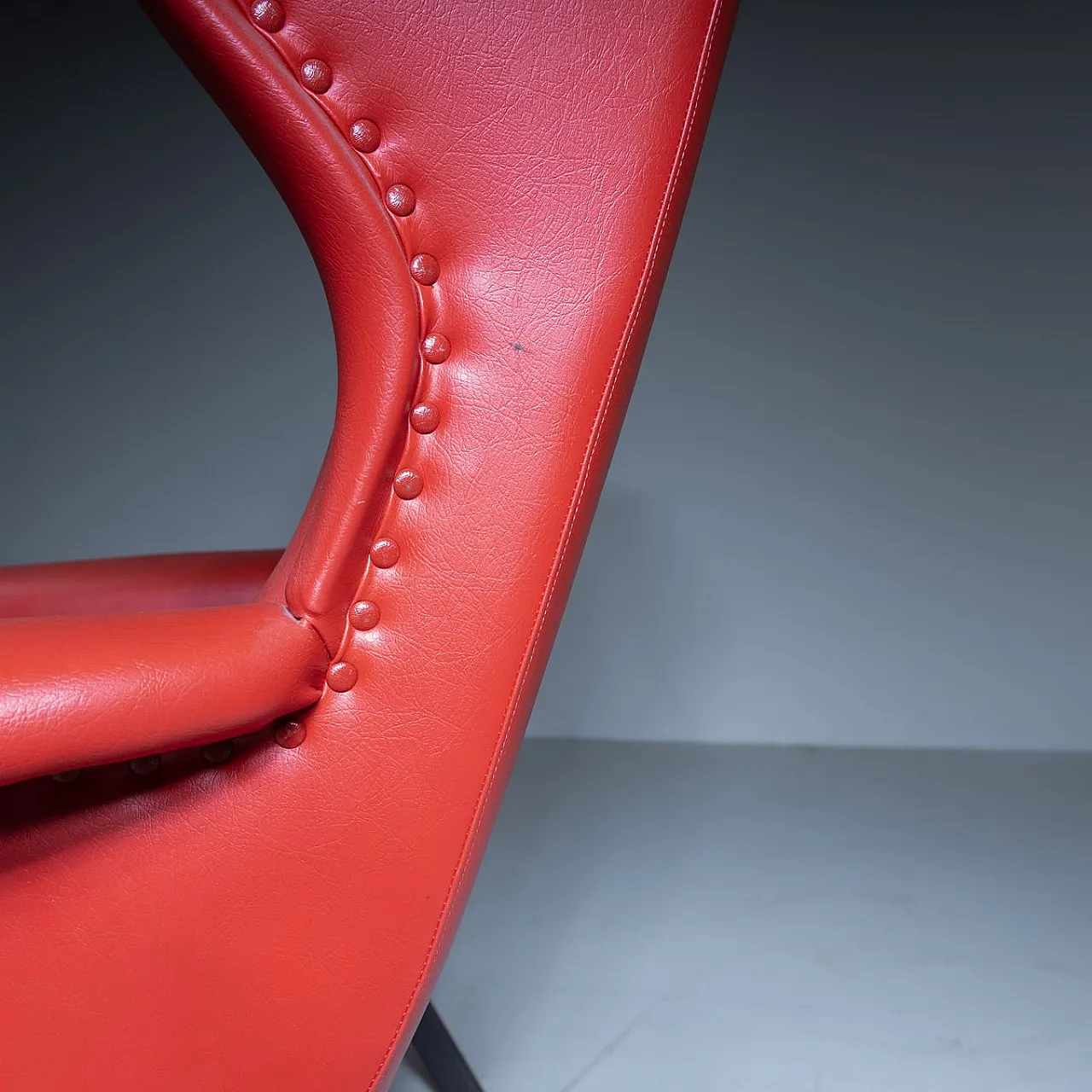 Poltrona in skai rossa, anni '70 9