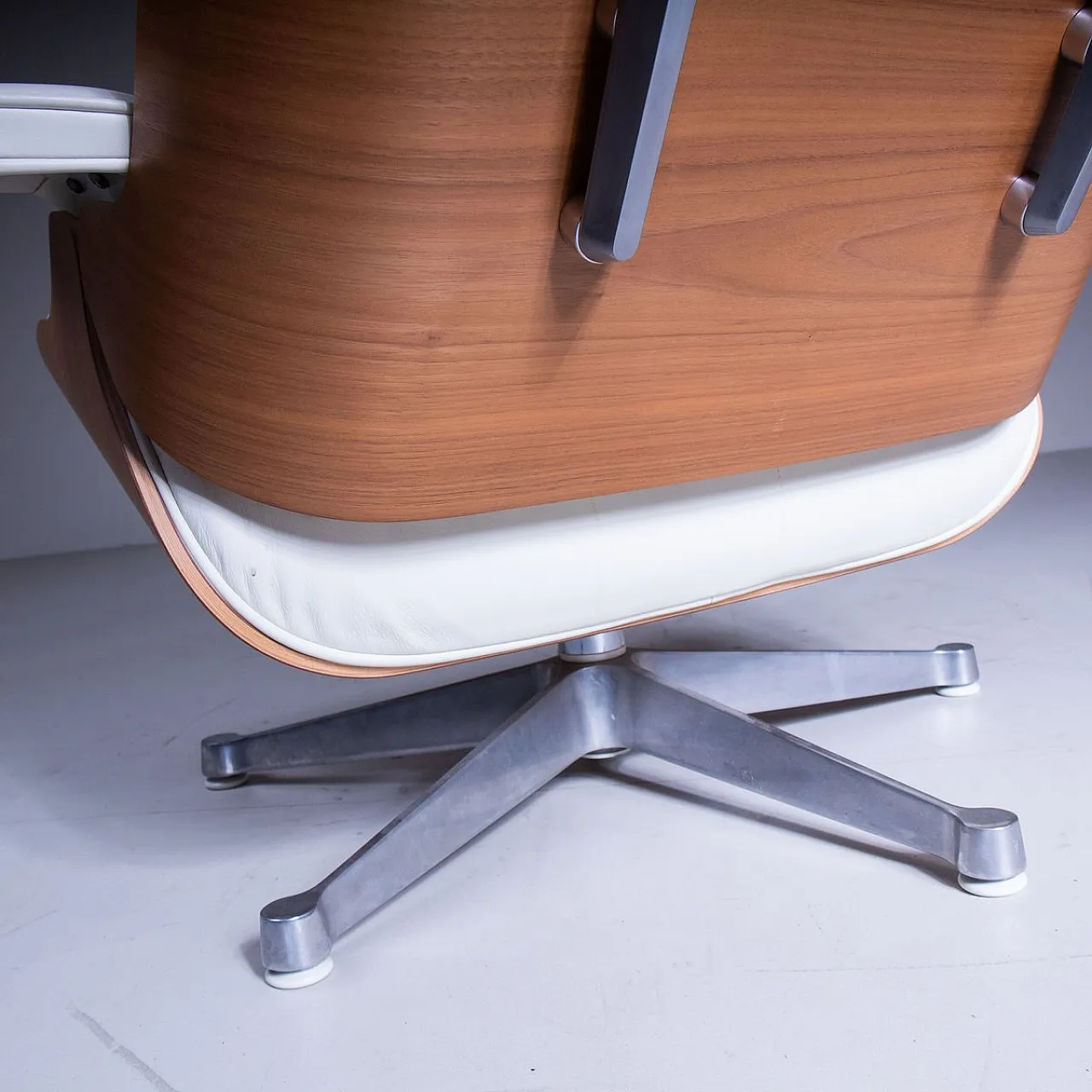 Set of Lounge Chair and Ottoman by Charles & Ray Eames for Vitra, 1950s 4