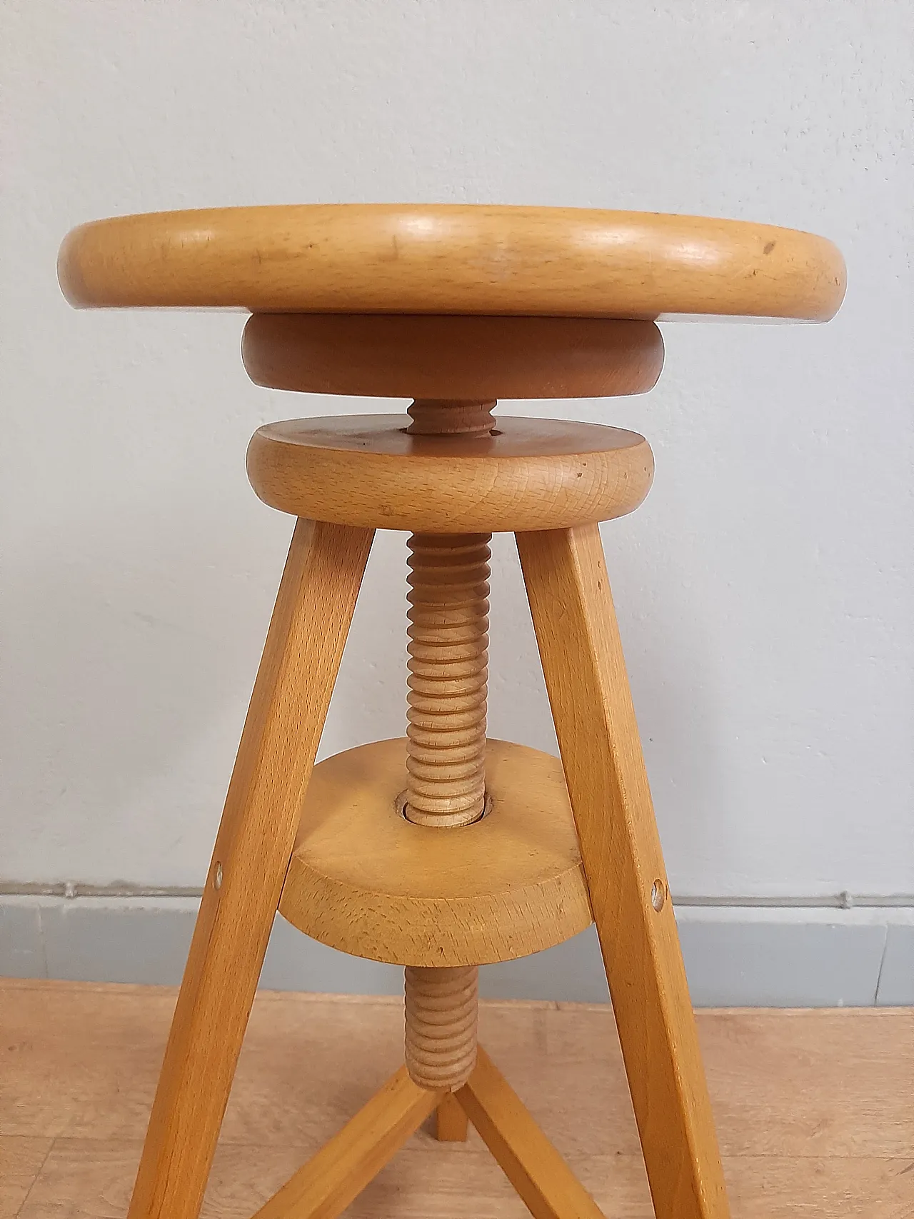 Adjustable stool in solid and robust beech wood, 20th century 4