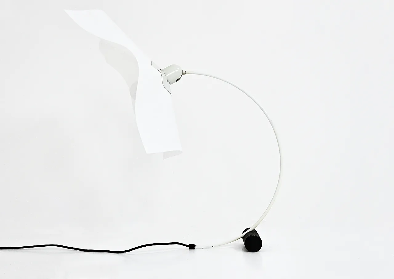 Area curvea lampada da tavolo di Mario Bellini per Artemide, anni '70 8