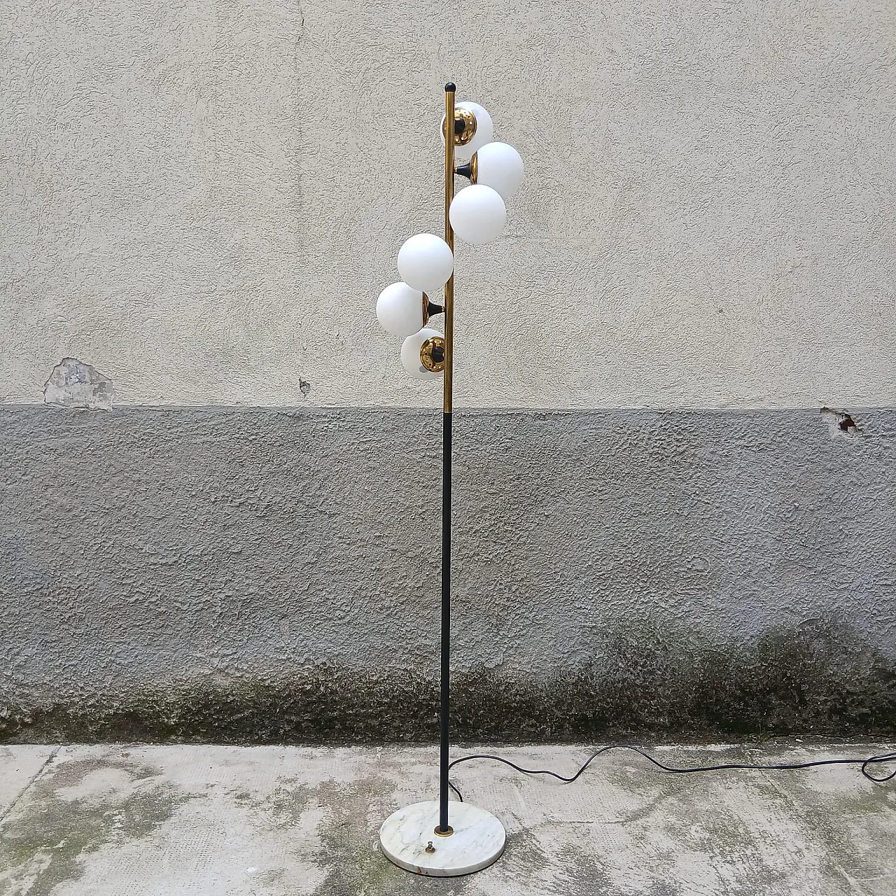 Piantana a spirale con 6 globi in vetro satinato di Stilnovo, anni '50 2