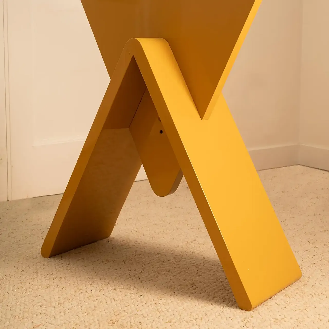 Lacquer and glass table, 1980s 8