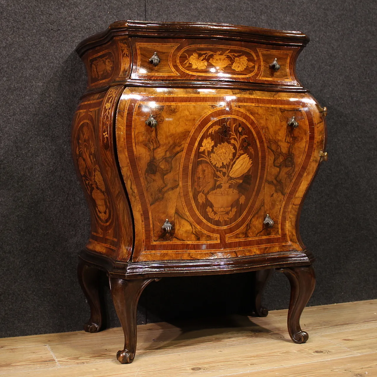 Coppia di comodini lombardi intarsiati in stile Luigi XV, '900 4