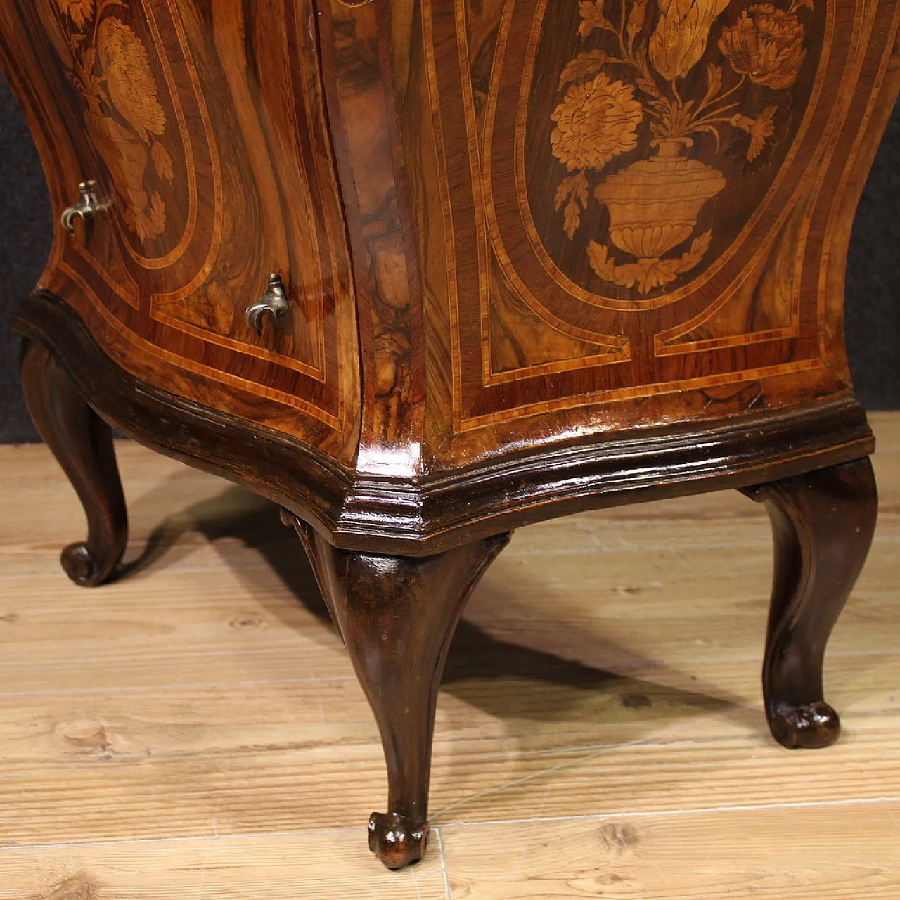 Coppia di comodini lombardi intarsiati in stile Luigi XV, '900 6