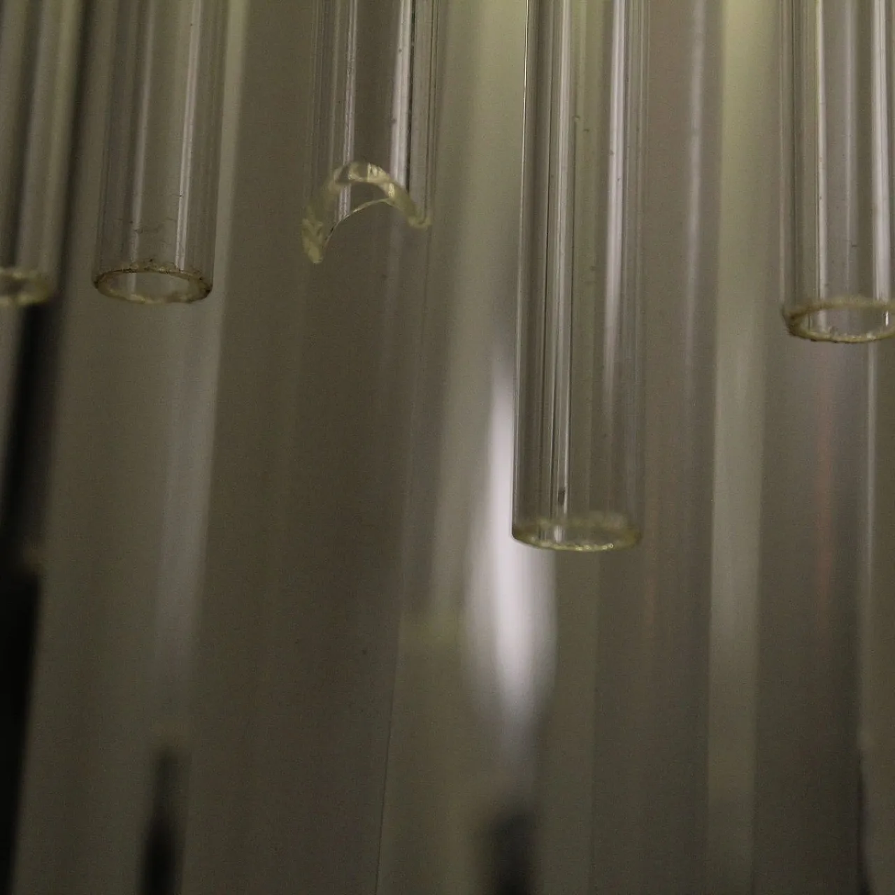 Lampadario con aste in vetro e struttura in acciaio, 1970 8