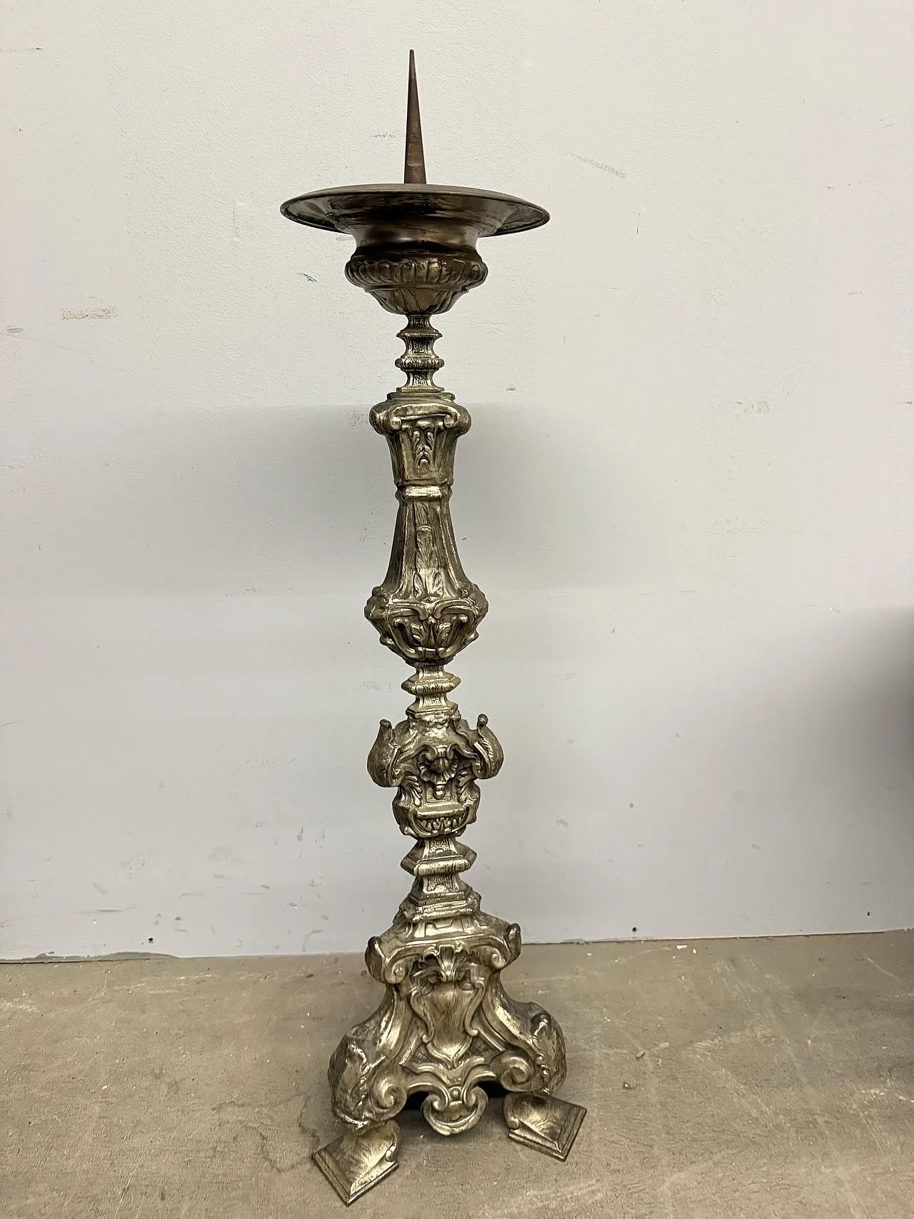 Candleholder in silver metal, 18th century 1