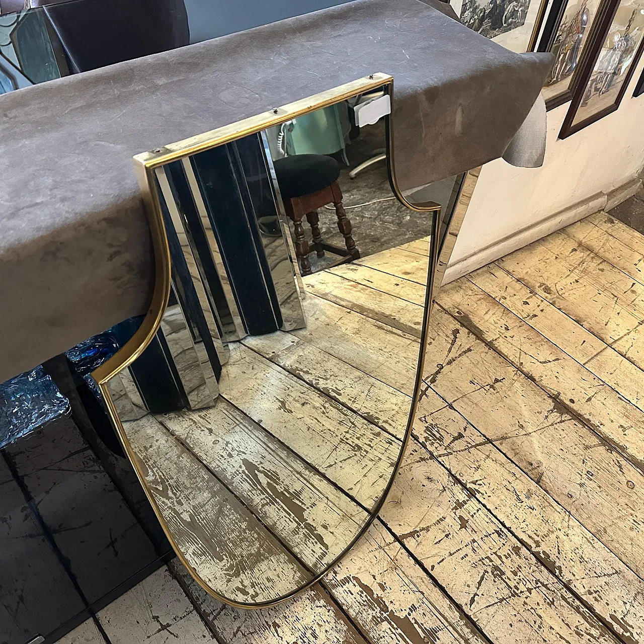 Shield-shaped brass mirror in Gio Ponti style, 1950s 3