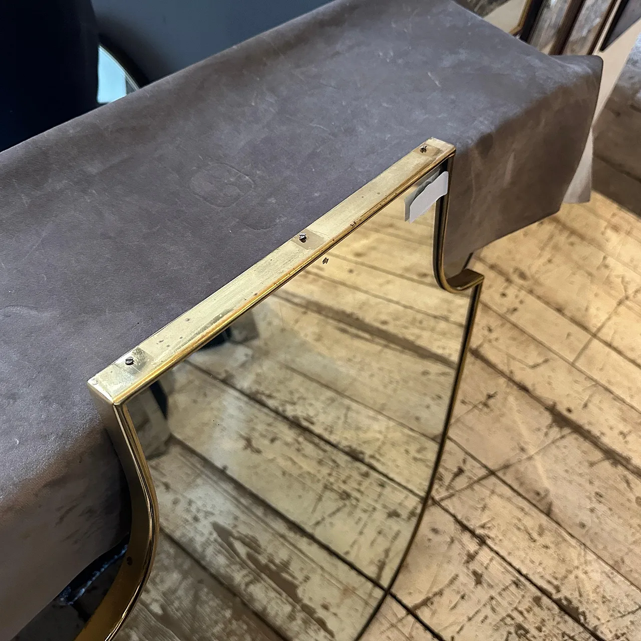 Shield-shaped brass mirror in Gio Ponti style, 1950s 5