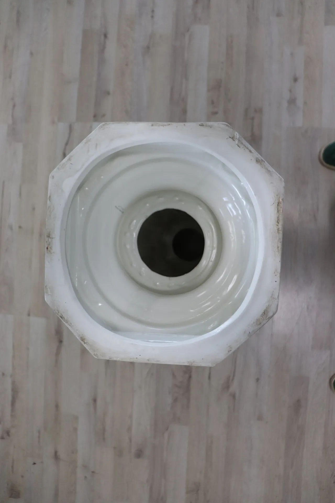 Colonna in ceramica bianca di Bassano, fine '900 9