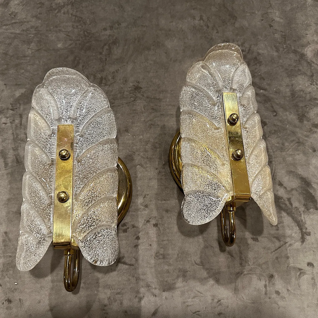 Coppia di applique in ottone e vetro di Murano stile Barovier anni '70 12