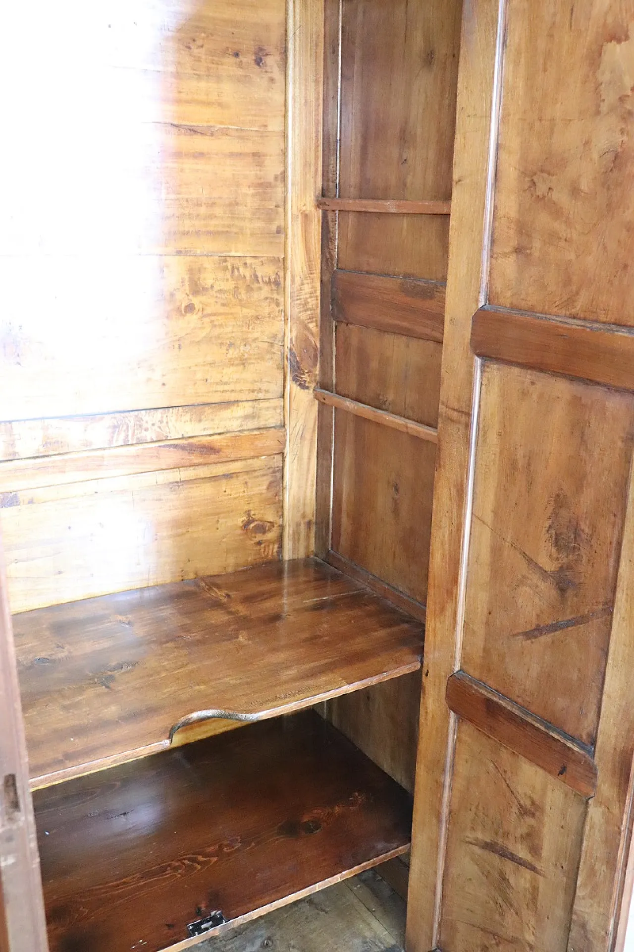 Four-door wardrobe in solid walnut, 19th century 7