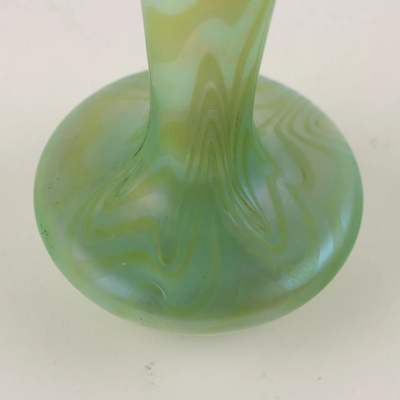Green and yellow Loetz glass vase, early 20th century 4