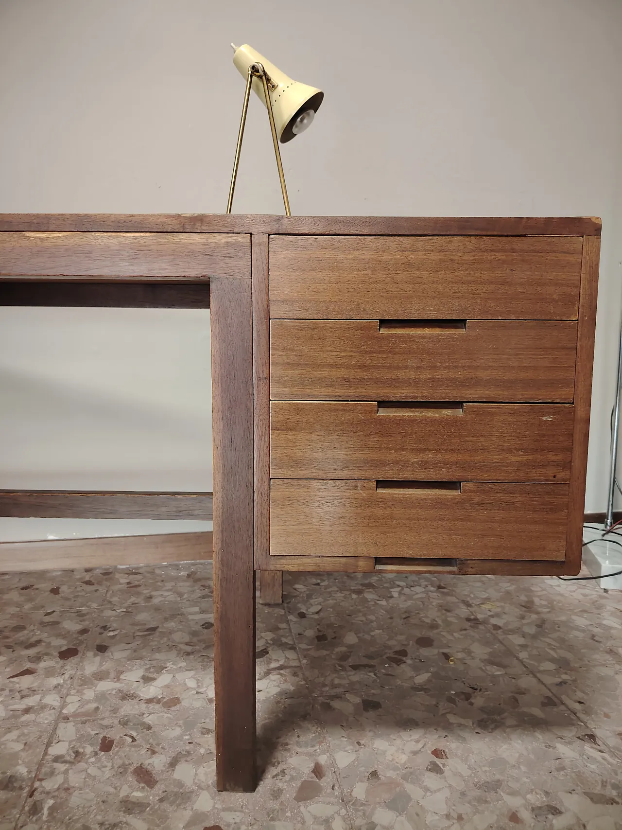 Scrivania modello Canaan disegnata da Marcel Breuer per Gavina anni 70 3