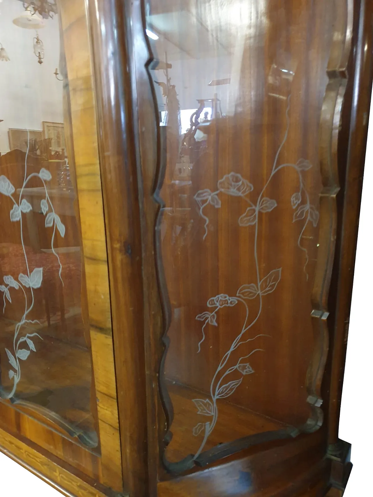 Vetrina Luigi Filippo in noce con vetri decorati, '800 9