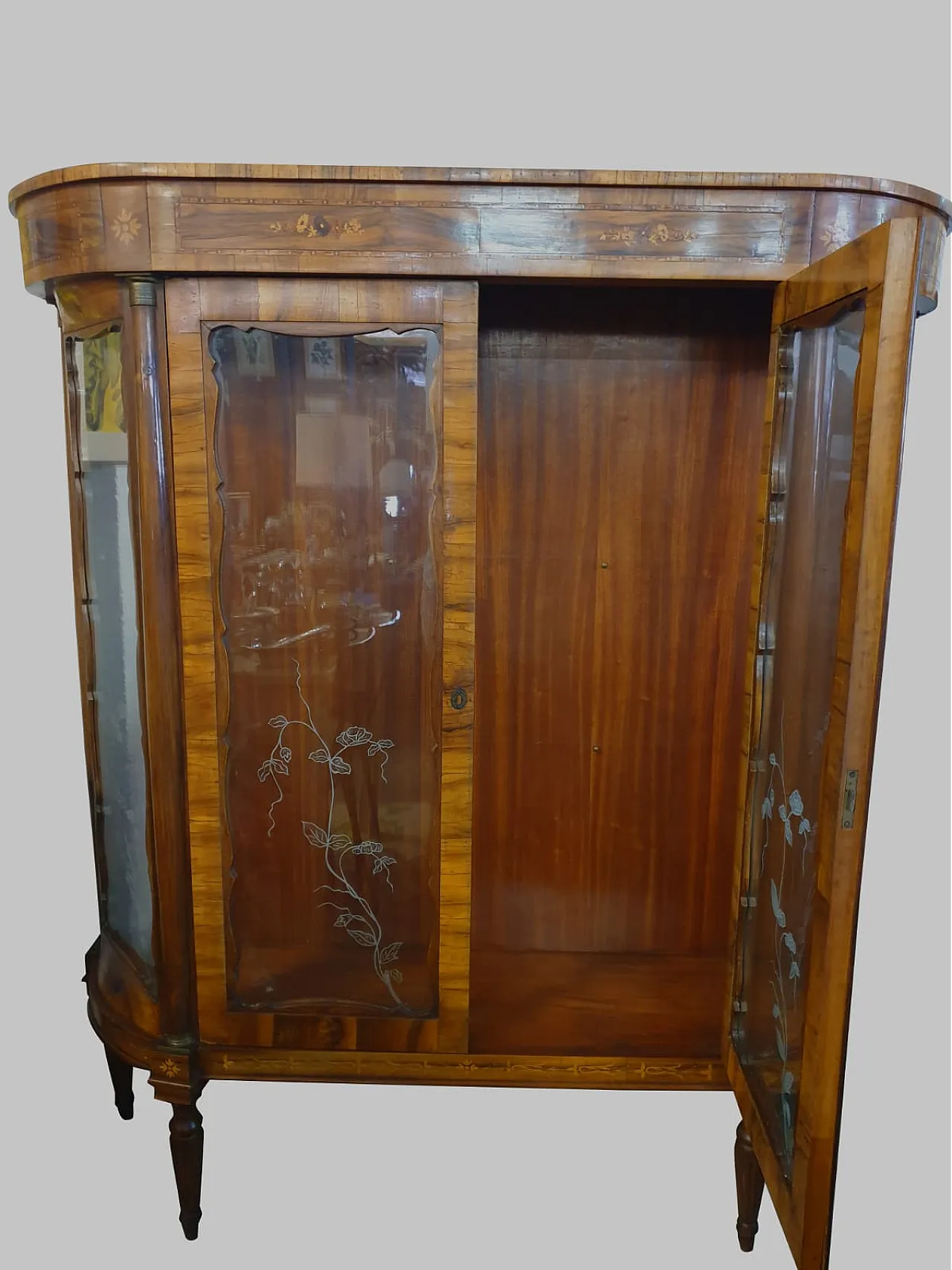 Vetrina Luigi Filippo in noce con vetri decorati, '800 10