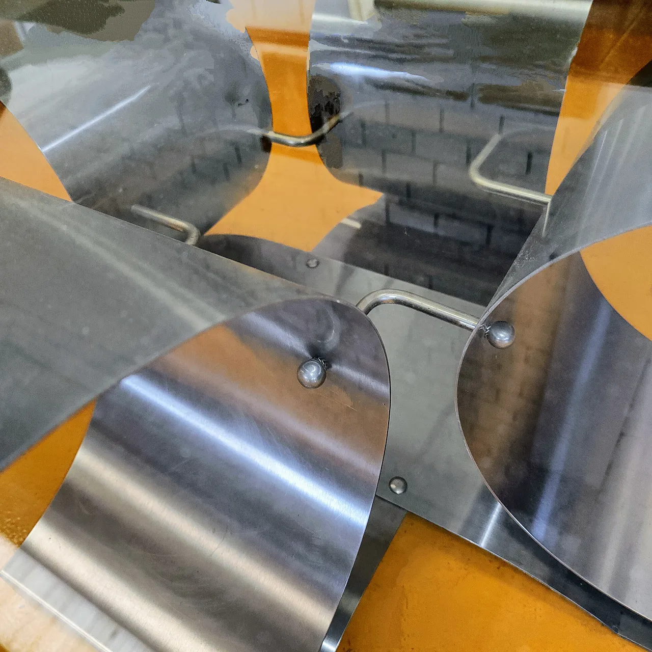 Coffee table by François Monnet for Kappa. 1970. Steel and glass 8