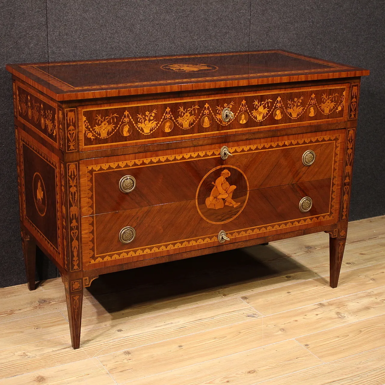 Comò italiano intarsiato in stile Luigi XVI, '900 1