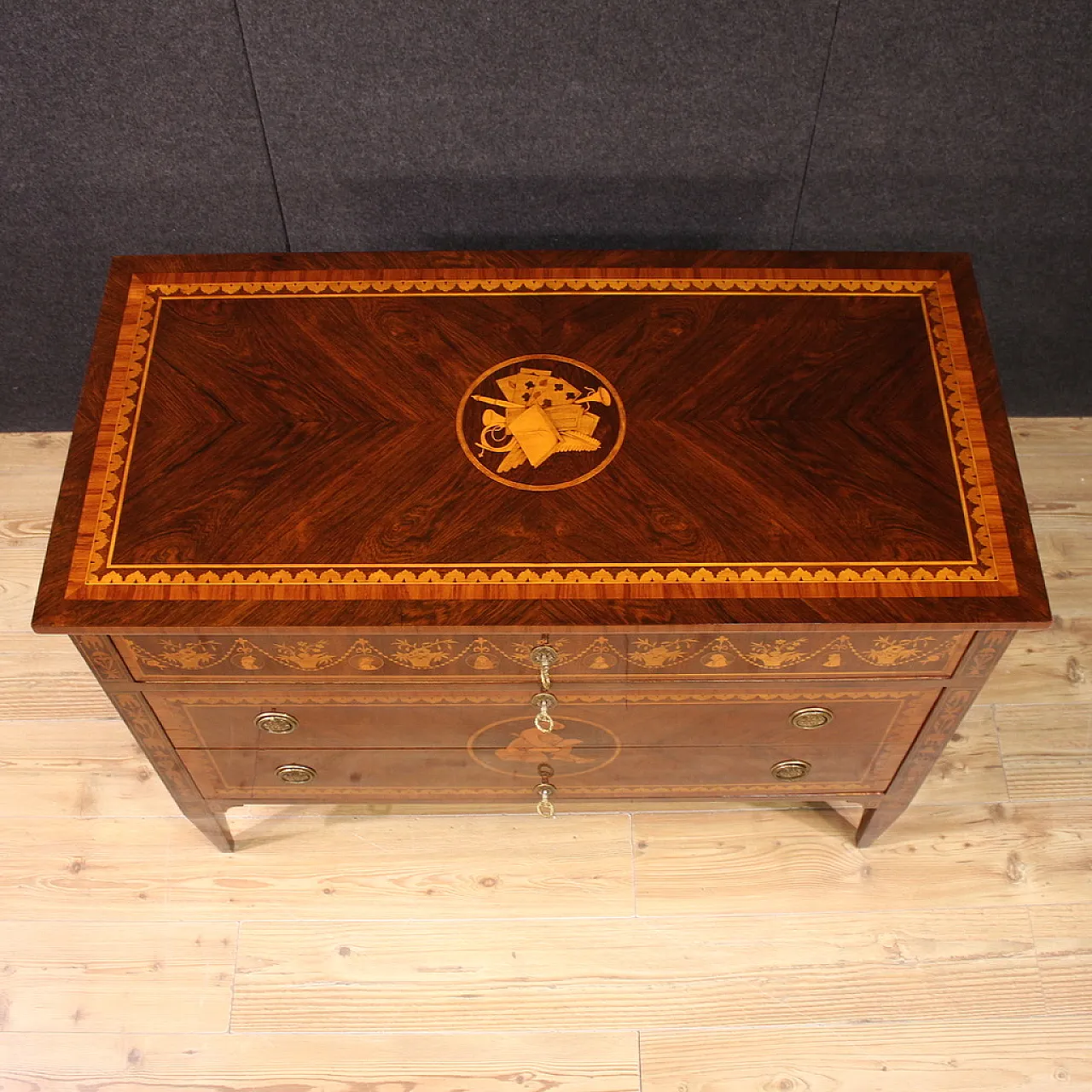 Comò italiano intarsiato in stile Luigi XVI, '900 5