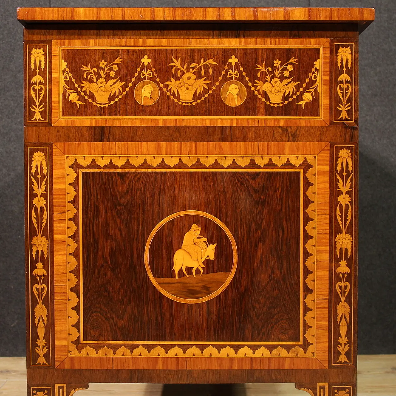 Comò italiano intarsiato in stile Luigi XVI, '900 8