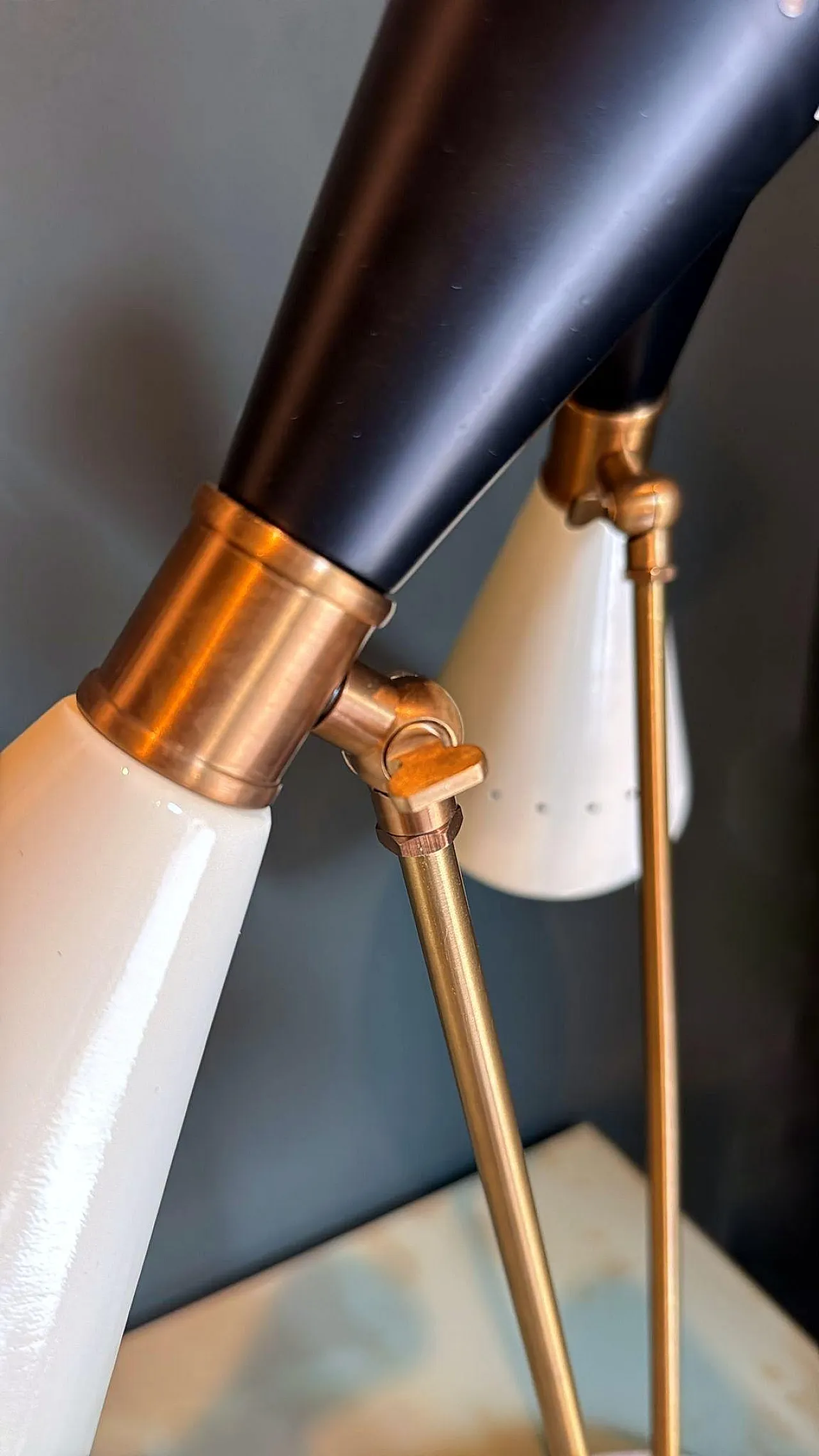 Lampada da tavolo in ottone e marmo in stile Stilnovo, anni 2000 11