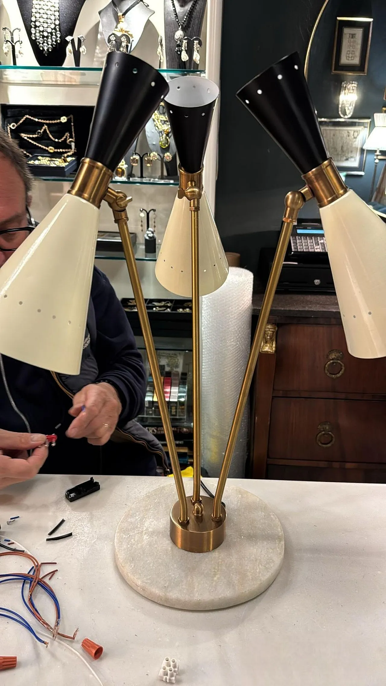 Lampada da tavolo in ottone e marmo in stile Stilnovo, anni 2000 19