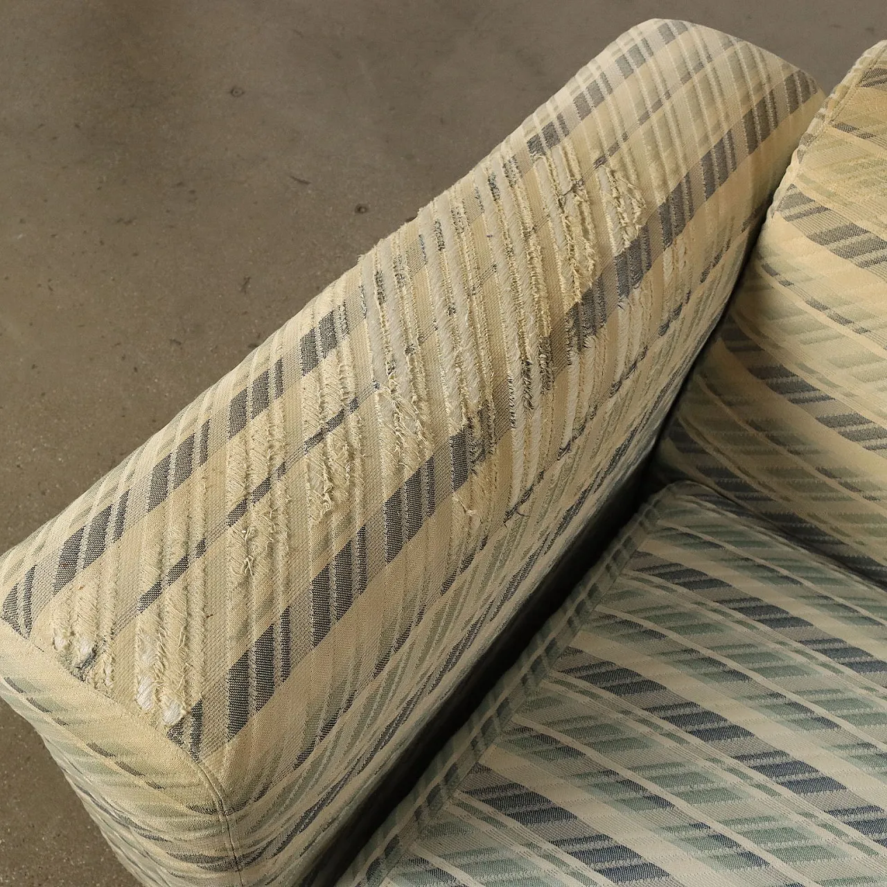 Divano D120 a tre posti di Valeria Borsani e Alfredo Bonetti per Tecno, anni '80 7