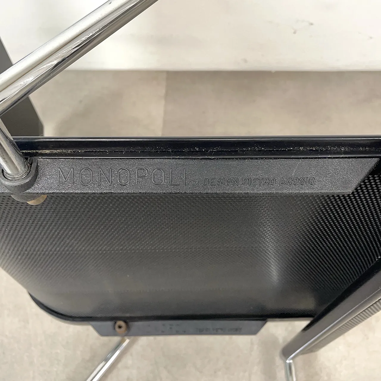 Set 4 poltroncine impilabili Monopoli di P. Arosio per Airon, anni '70 3