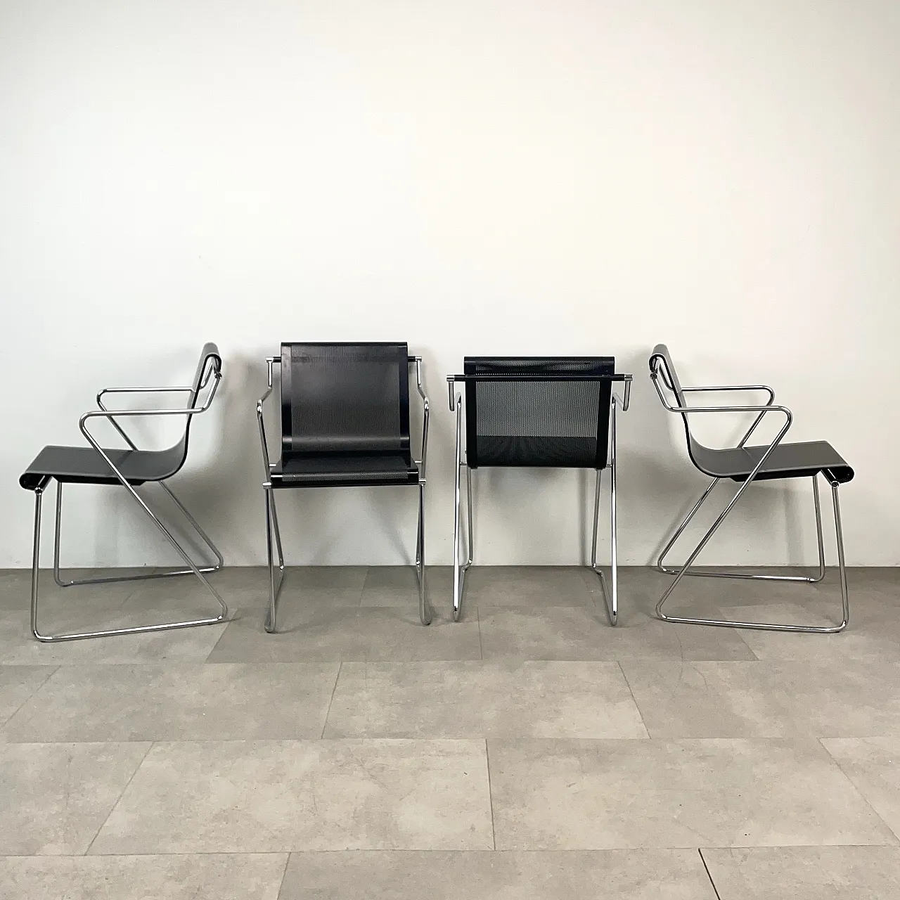 Set 4 poltroncine impilabili Monopoli di P. Arosio per Airon, anni '70 6