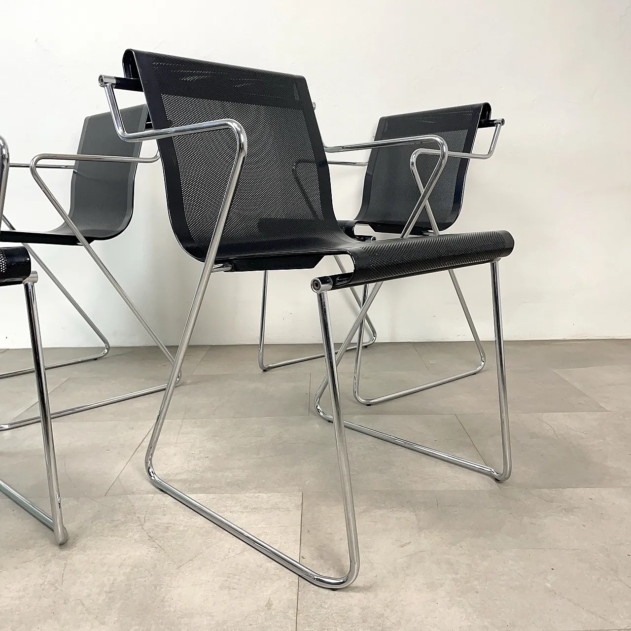 Set 4 poltroncine impilabili Monopoli di P. Arosio per Airon, anni '70 7