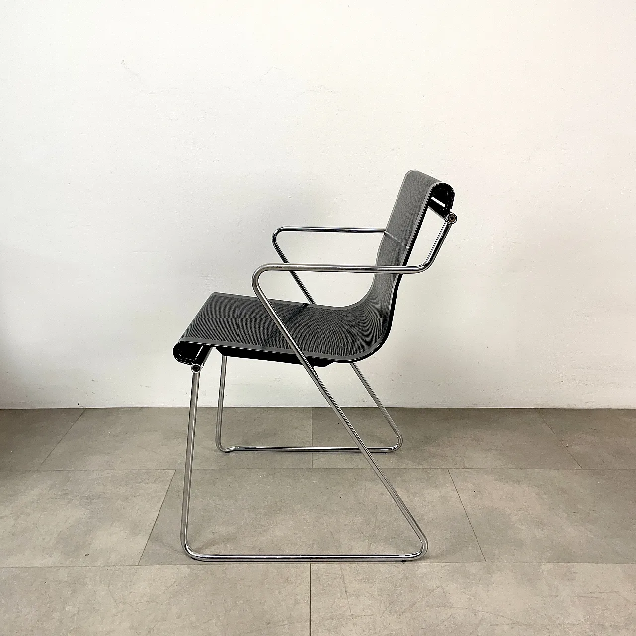 Set 4 poltroncine impilabili Monopoli di P. Arosio per Airon, anni '70 10