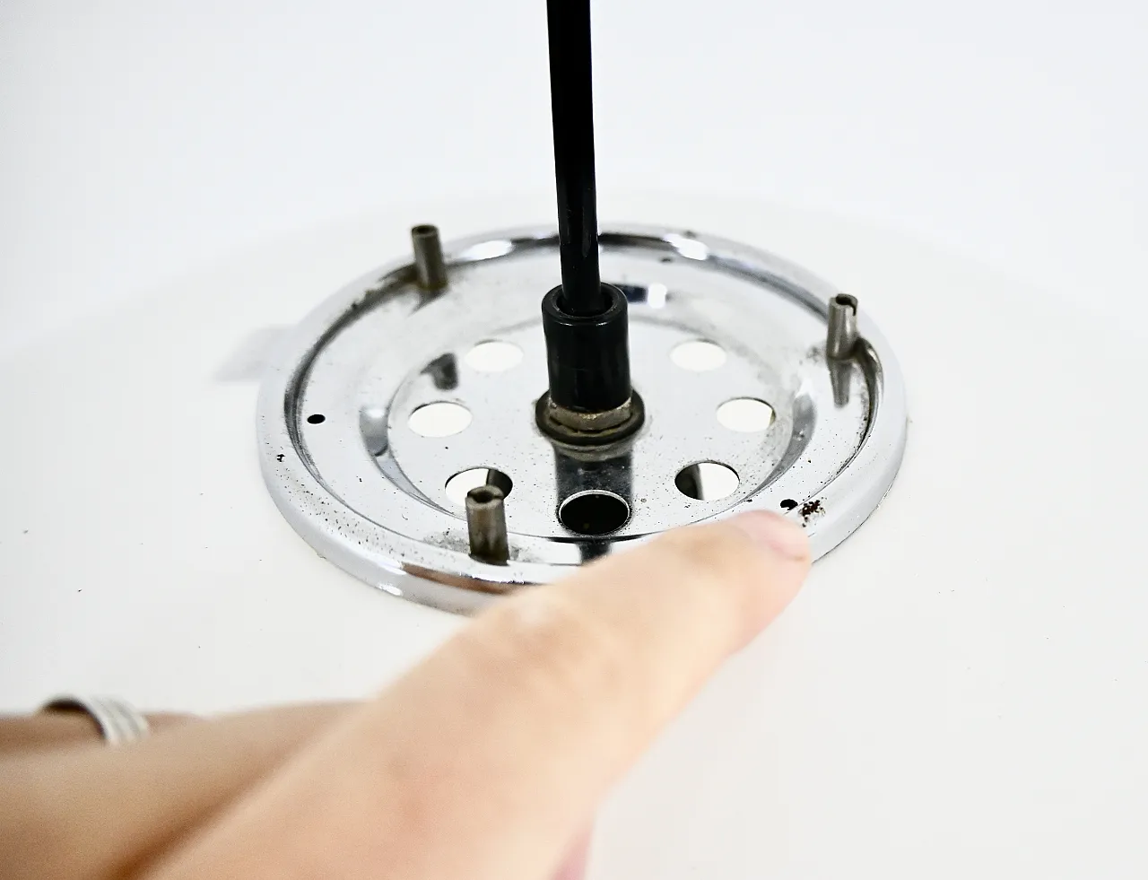 Lampada sospesa "Bud Grande" di Harvey Guzzini, anni '70 10