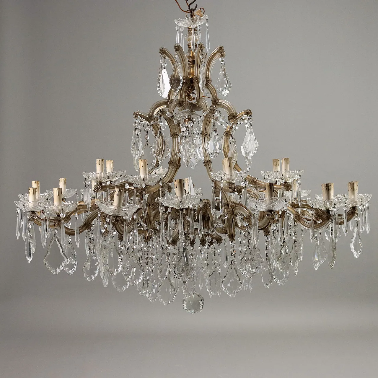 Lampadario 24 luci in vetro in stile Maria Teresa, '900 3